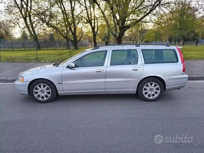 Usata Volvo V70 Momentum 163 CV (119 kW) 2005 Grigio Station wagon