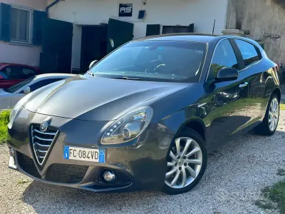 Usata Alfa Romeo Giulietta Progression 120 CV (88 kW) 2016 Grigio Utilitaria