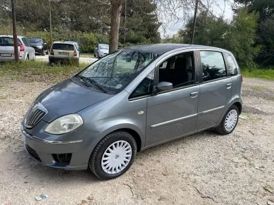 Usata Lancia Musa 69 CV (50 kW) 2009 Grigio Monovolume