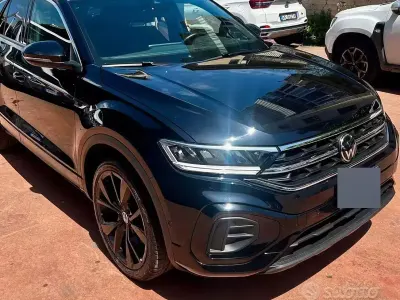 Usata VW T-Roc R-line 150 CV (110 kW) 2024 Nero SUV