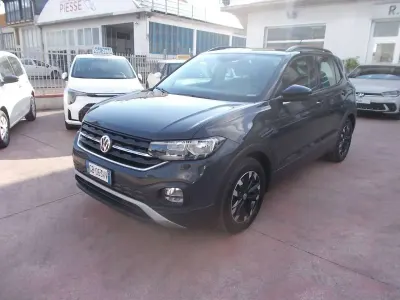 Usata VW T-Cross Style 95 CV (69 kW) 2020 Grigio urano SUV