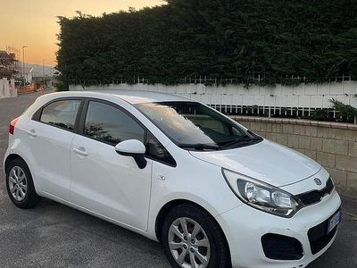 Usata Kia Rio 2012 Bianco Berlina