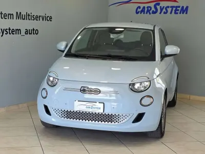 Usata Fiat 500e Business 42 kW (58 CV) 2020 Blu/azzurro Utilitaria