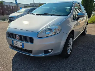 Usata Fiat Grande Punto Dynamic 69 CV (50 kW) 2009 Argento Utilitaria