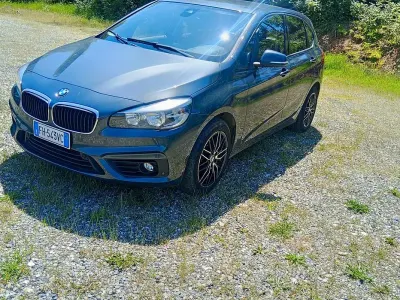 Usata BMW 218 Active Tourer Luxury Line 150 CV (110 kW) 2017 Blu Monovolume
