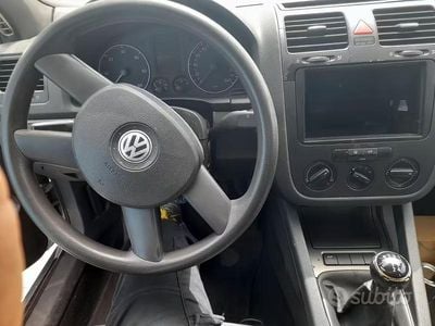 Begagnad VW Golf IV 105 HK (77 kW) 2004 Grå Sedan