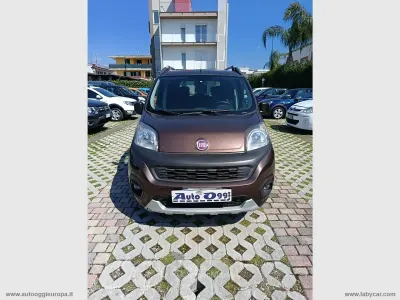 Begagnad Fiat Qubo Trekking 95 HK (69 kW) 2018 Brun Minibuss