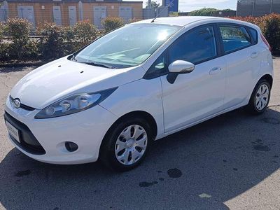 Usata Ford Fiesta 68 CV (50 kW) 2009 Bianco Utilitaria