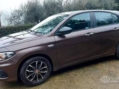 Usata Fiat Tipo Easy 120 CV (88 kW) 2017 Marrone Berlina
