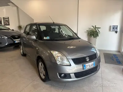 Usata Suzuki Swift GL 92 CV (67 kW) 2010 Grigio Utilitaria