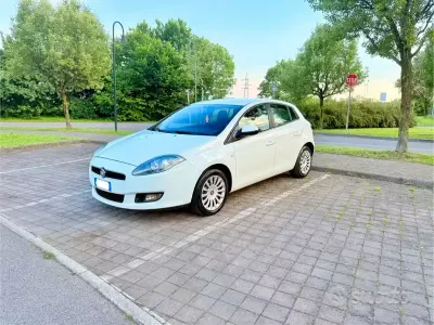 Usata Fiat Bravo 105 CV (77 kW) 2012 Bianco Utilitaria