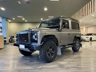 Usata Land Rover Defender 122 CV (89 kW) 2010 SUV