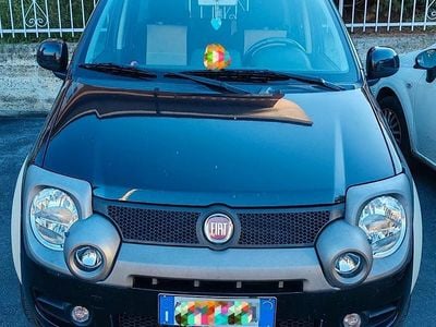 Usata Fiat Panda 4x4 Cross 75 CV (55 kW) 2011 Nero Utilitaria