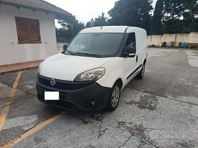 Usata Fiat Doblò 120 CV (88 kW) 2016 Bianco Monovolume