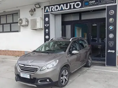 Usata Peugeot 2008 Allure 92 CV (67 kW) 2014 Grigio SUV