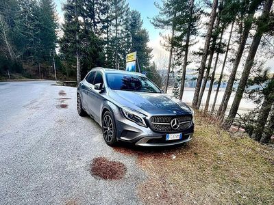 Usata Mercedes GLA200 136 CV (100 kW) 2017 Grigio SUV
