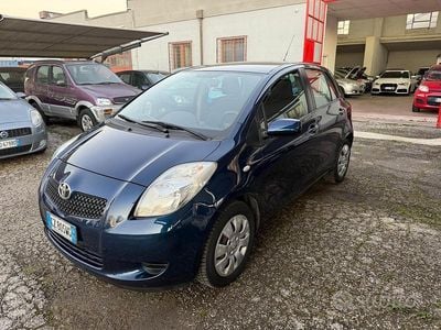 Usata Toyota Yaris 87 CV (63 kW) 2006 Blu Berlina