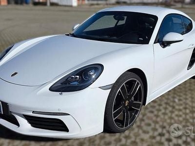 Usata Porsche 718 Cayman 300 CV (220 kW) 2018 Bianco Coupé
