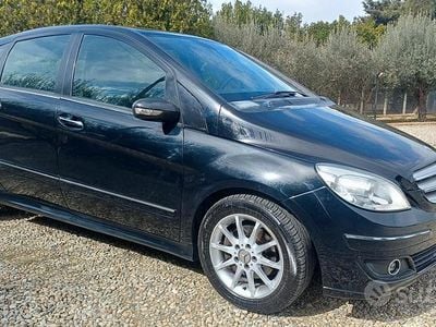 Usata Mercedes B200 140 CV (102 kW) 2008 Nero Monovolume