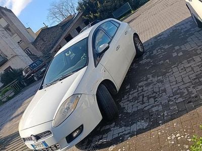 Usata Fiat Bravo 120 CV (88 kW) 2010 Bianco Utilitaria