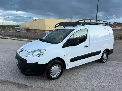 Usata Peugeot Partner 90 CV (66 kW) 2010 Bianco Monovolume