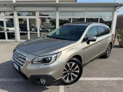 Usata Subaru Outback Exclusive+ 150 CV (110 kW) 2015 Grigio Station wagon