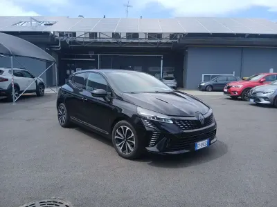 Usata Renault Clio V Techno 91 CV (66 kW) 2025 Nero etoile Berlina