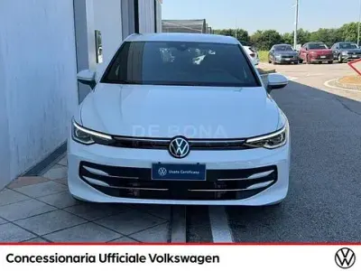 Usata VW Golf VIII 204 CV (150 kW) 2024 Bianco Utilitaria