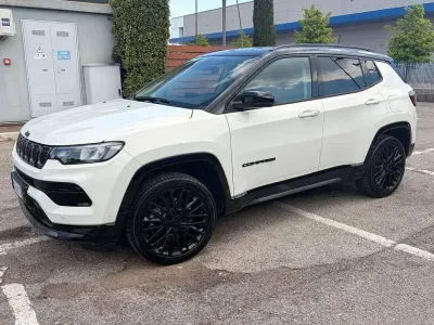 Usata Jeep Compass 179 CV (131 kW) 2024 Bianco SUV
