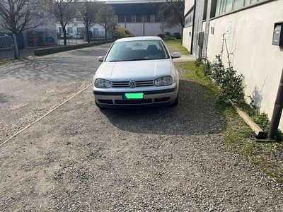 Usata VW Golf IV 101 CV (74 kW) 2000 Grigio Berlina
