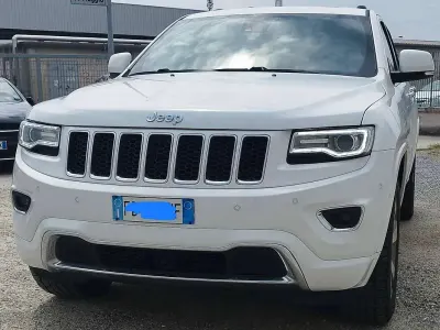 Usata Jeep Grand Cherokee Overland 250 CV (183 kW) 2015 Bianco SUV