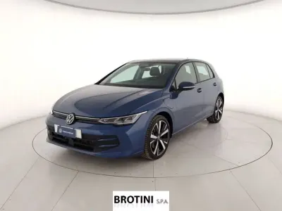 Nuova VW Golf VIII Life 204 CV (150 kW) 2026 Blu metallizzato Berlina