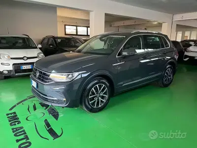 Usata VW Tiguan Life 122 CV (89 kW) 2023 Grigio SUV