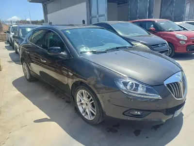 Usata Lancia Delta 165 CV (121 kW) 2010 Grigio Utilitaria