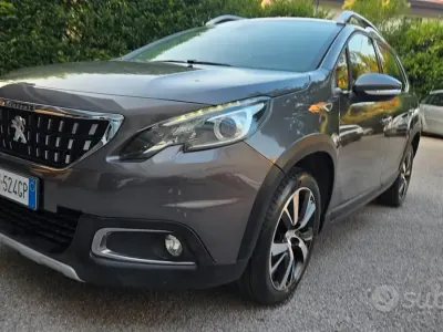 Usata Peugeot 2008 S 99 CV (72 kW) 2018 Grigio SUV
