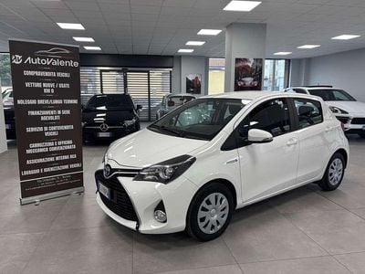 Usata Toyota Yaris Hybrid Style 73 CV (53 kW) 2017 Bianco Berlina