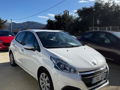 Usata Peugeot 208 GT-line 101 CV (74 kW) 2020 Bianco Utilitaria