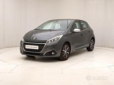 Grigio Usata 2016 Peugeot 208 Allure Utilitaria | 10.500 € (Molto cara)