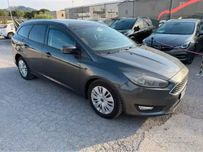 Usata Ford Focus 120 CV (88 kW) 2018 Grigio Station wagon