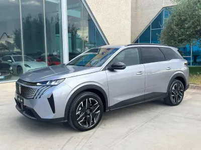 Nuova Peugeot 5008 Allure 136 CV (100 kW) 2025 Argento SUV