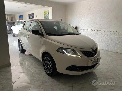 Usata Lancia Ypsilon Gold 69 CV (50 kW) 2022 Bianco Utilitaria