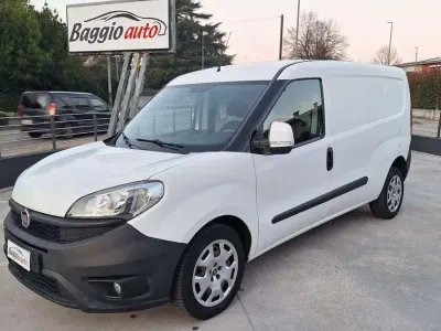 Usata Fiat Doblò 120 CV (88 kW) 2015 Bianco pastello Monovolume