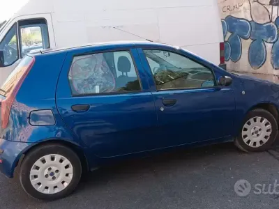 Usata Fiat Punto 69 CV (50 kW) 2008 Blu Utilitaria