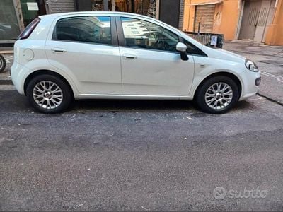 Usata Fiat Grande Punto Emotion 120 CV (88 kW) 2011 Utilitaria