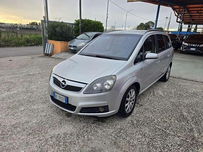 Usata Opel Zafira Cosmo 120 CV (88 kW) 2006 Argento Monovolume