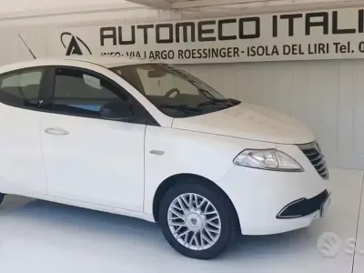 Usata Lancia Ypsilon 69 CV (50 kW) 2015 Bianco Utilitaria