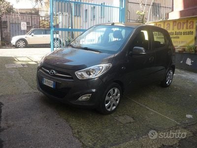 Usata Hyundai i10 Comfort 69 CV (50 kW) 2011 Grigio Utilitaria