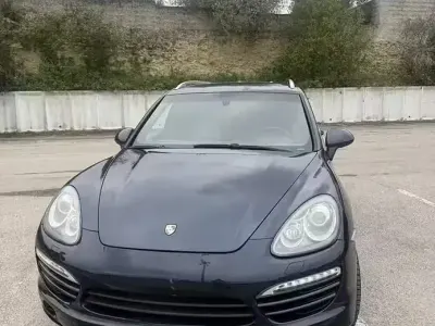 Usata Porsche Cayenne 239 CV (175 kW) 2011 Bluazzurro SUV