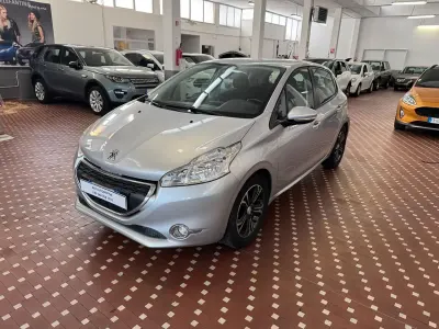 Usata Peugeot 208 Allure 82 CV (60 kW) 2014 Argento Utilitaria