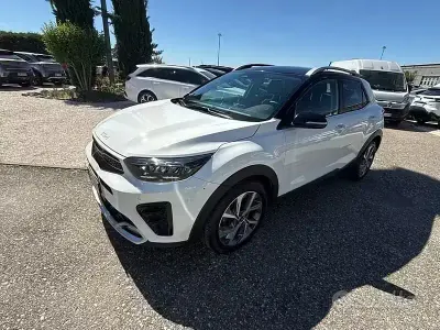 Usata Kia Stonic GT-Line 101 CV (74 kW) 2022 Bianco SUV